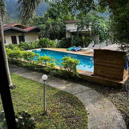 艾斯克普小屋式酒店 Ko Lanta 外观 照片