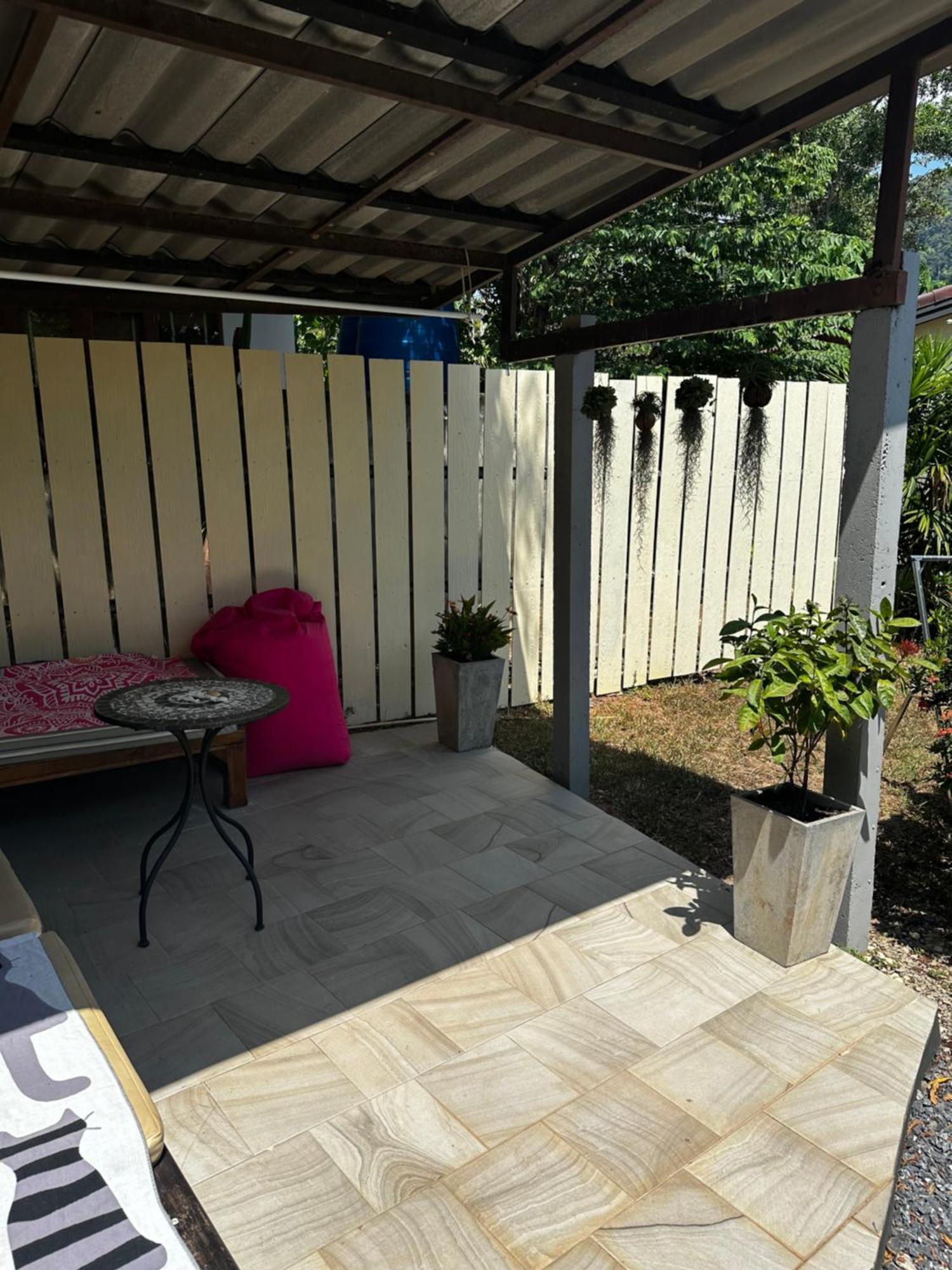 艾斯克普小屋式酒店 * Ko Lanta